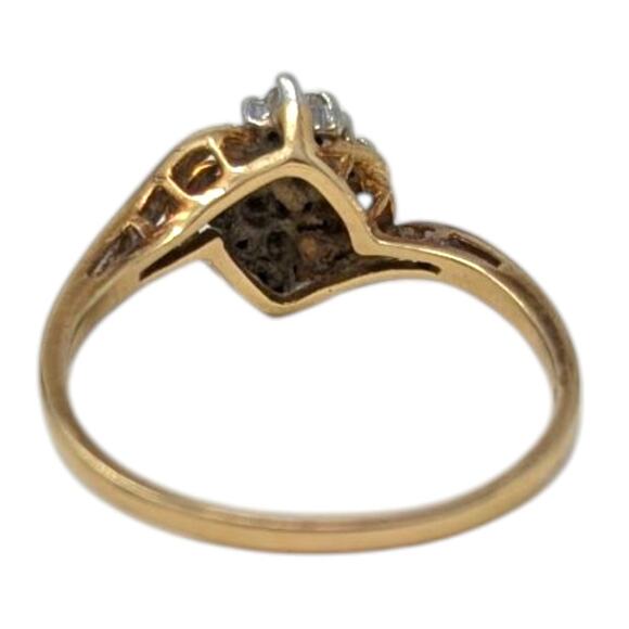 14K Yellow Gold Diamond Cluster Ring Estate Jewelry Size 9, 1.17g - Picture 3 of 6